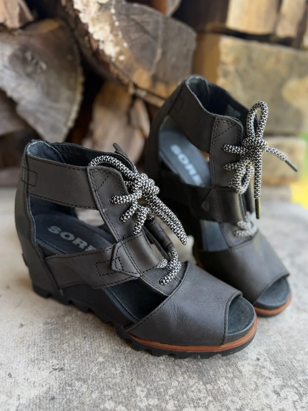 Sorel Joanie Sandals Lace Up‎ Black Open-Toe Wedge leather Shoes Sz-7.    C